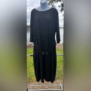 19.BLOOMCHIC Women's 3/4-Sleeve Waisted Black Maxi Dress.NWT
Size: 10-30